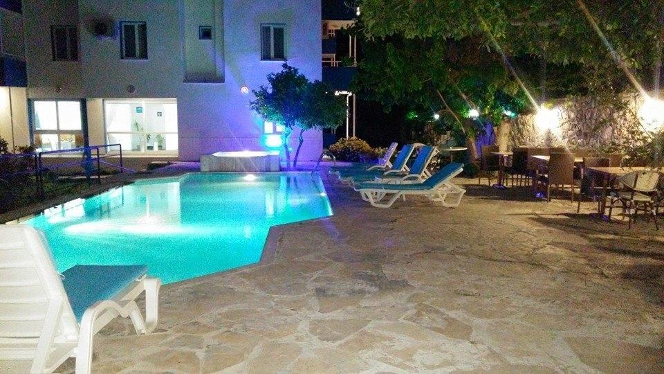 Parla Apart Hotel Çeşme Exterior foto